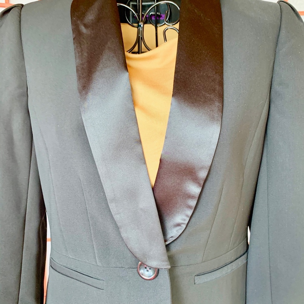 Forever 21 Satin Collar Fitted Tuxedo Blazer NWOT - Picture 3 of 7